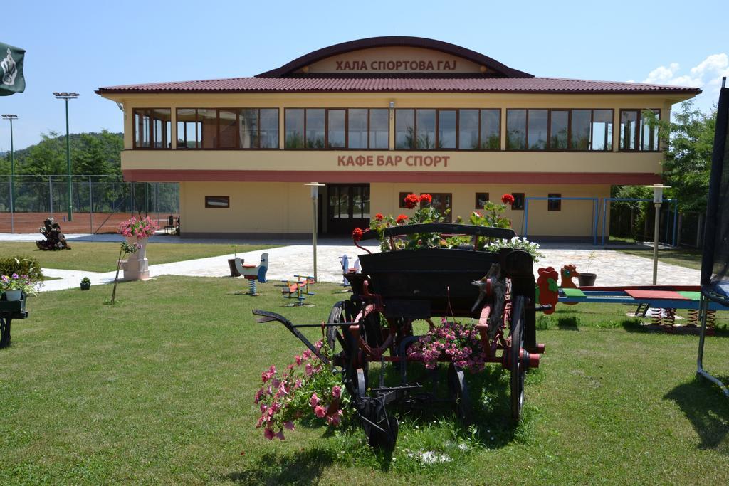 Hotel Ravni Gaj Knic Esterno foto