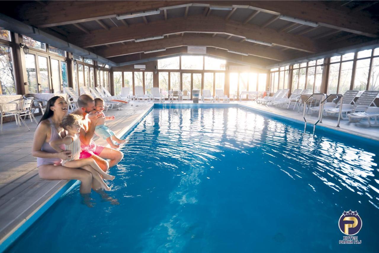 Hotel Ravni Gaj Knic Esterno foto