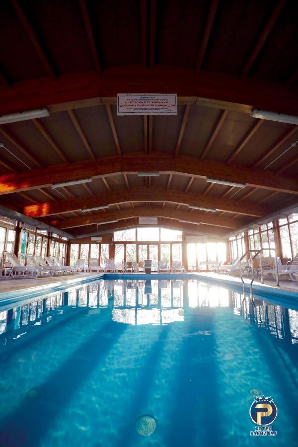 Hotel Ravni Gaj Knic Esterno foto