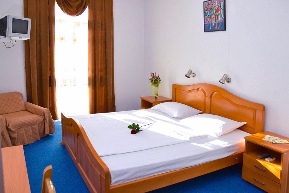 Hotel Ravni Gaj Knic Esterno foto