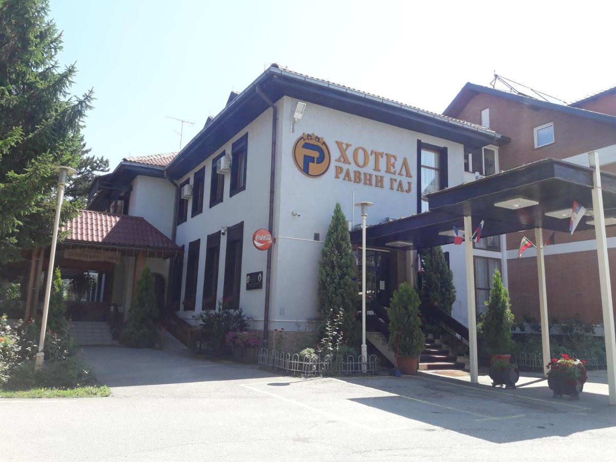 Hotel Ravni Gaj Knic Esterno foto