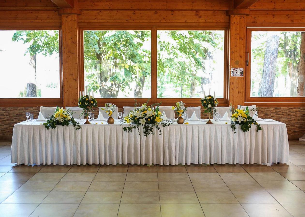 Hotel Ravni Gaj Knic Esterno foto