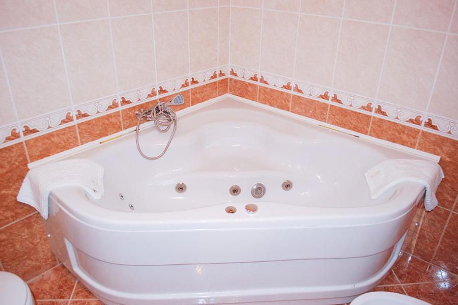 Hotel Ravni Gaj Knic Esterno foto