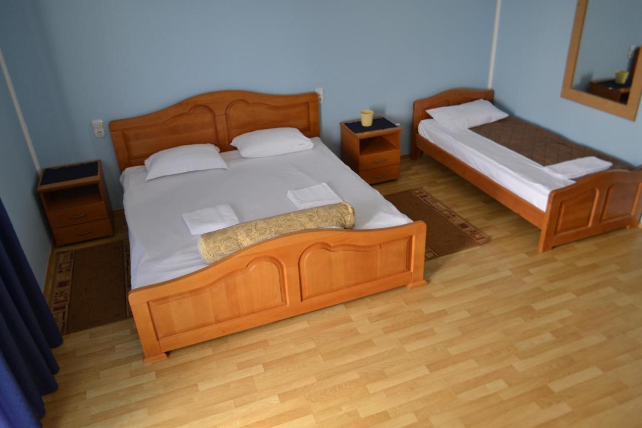 Hotel Ravni Gaj Knic Esterno foto