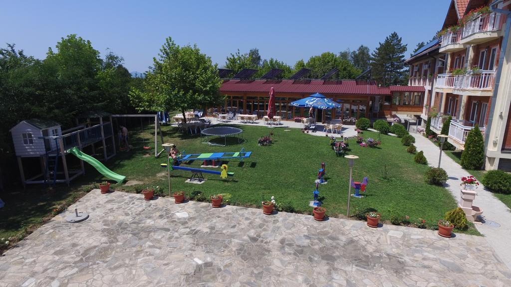 Hotel Ravni Gaj Knic Esterno foto