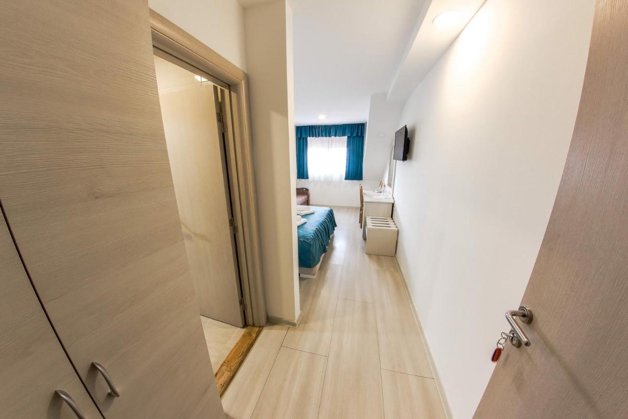 Hotel Ravni Gaj Knic Esterno foto