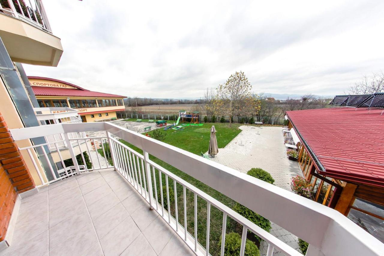 Hotel Ravni Gaj Knic Esterno foto
